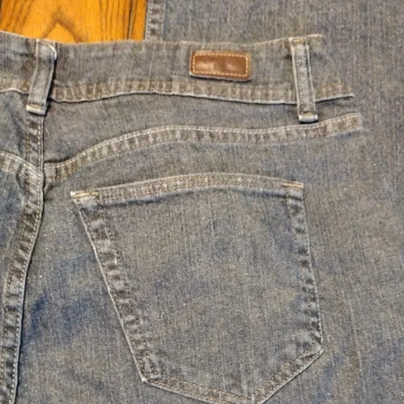 Riders By Lee Relaxed Fit Blue Jeans for Women.  Size 16 Long - Picture 5 of 11